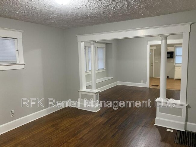Photo - 802 N Gray St