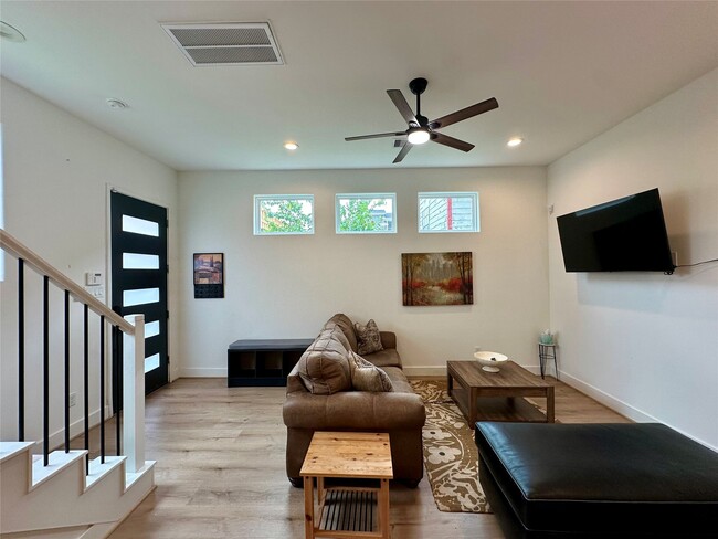 Photo - 203 Danna Ln Unit D