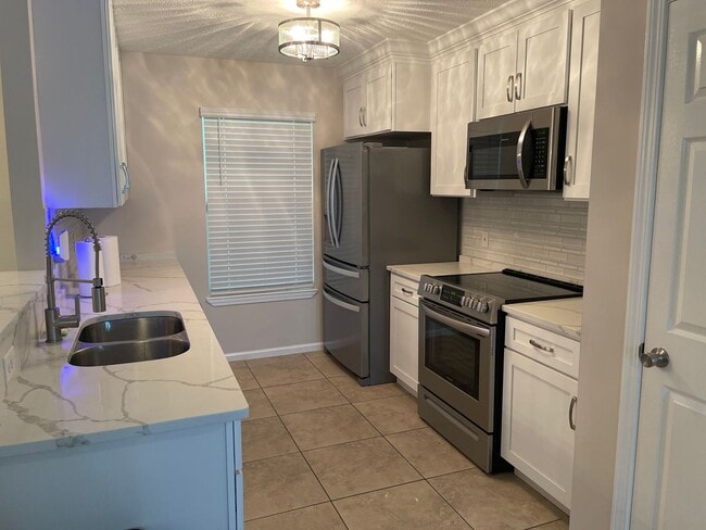 Photo - 241 Hannover Cir