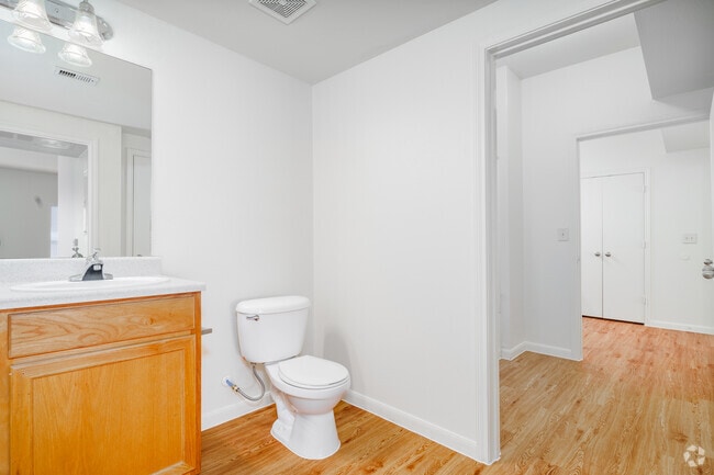 2 habitaciones, 2 baños - 1079 pies cuadrados - Baño 2 - Terraces at Cibolo