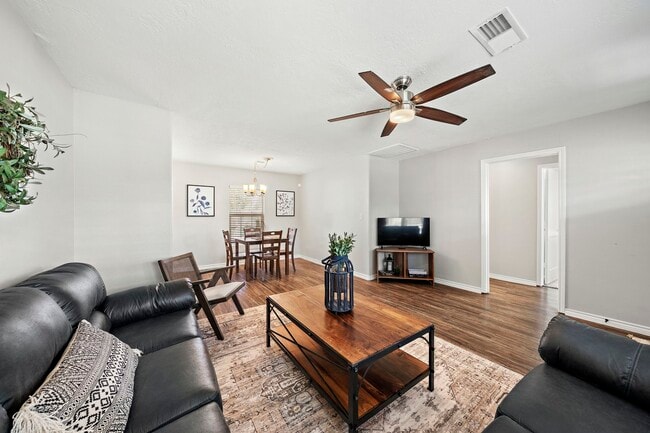 Photo - 1206 Olive St