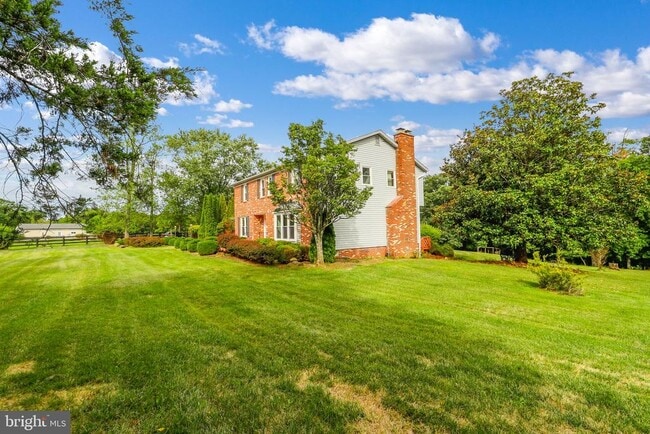 Photo - 21960 Oatlands Rd