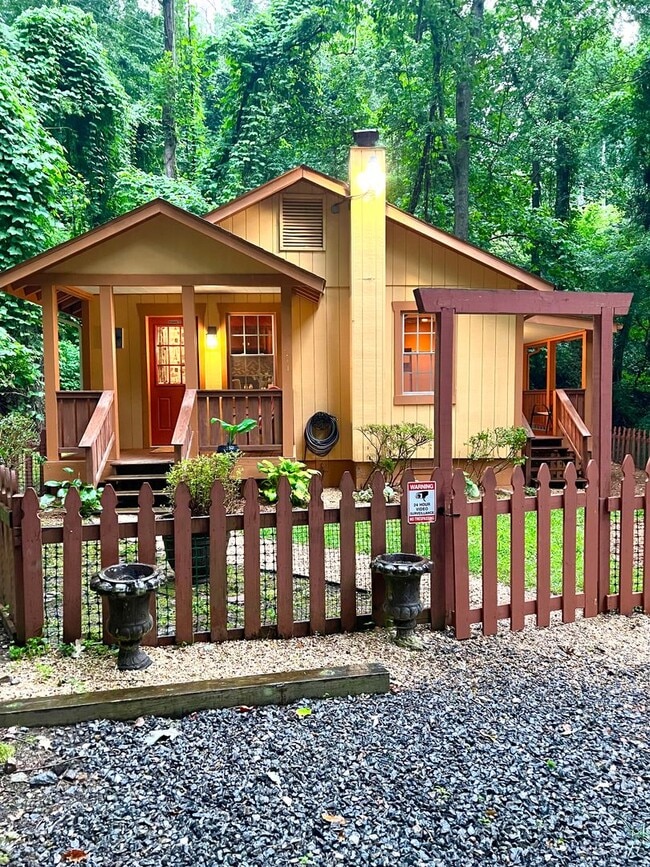 Building Photo - Completely Furnished Rental, 2 Bedrooms in...