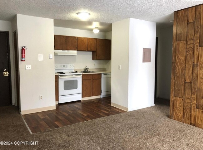 Building Photo - 3400 Eureka St Unit #105 Rental