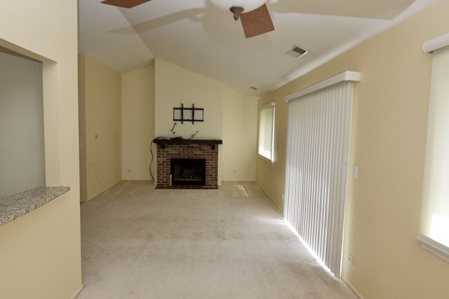 Photo - 1047 Auburn Ln Unit 1047