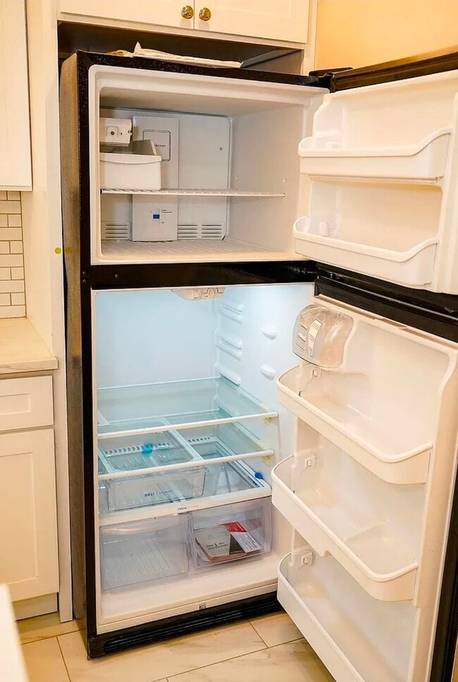 Photo - 6135 MacBeth Dr Unidad 1