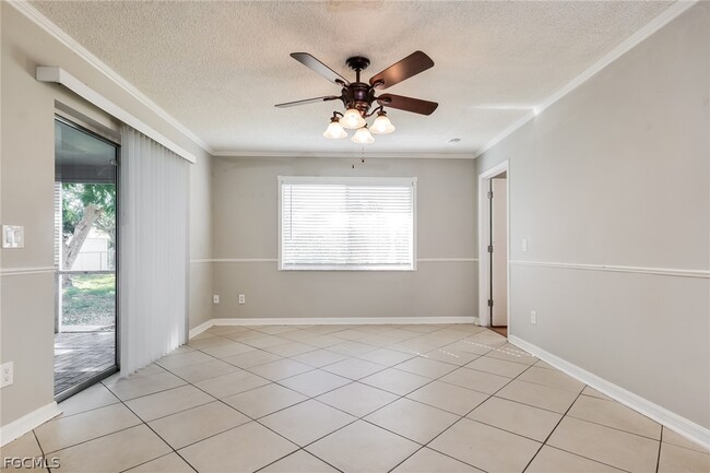 Photo - 1122 SE 17th St