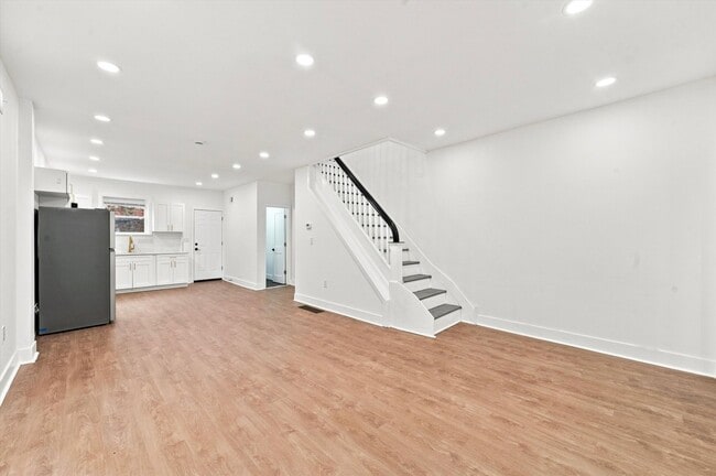 Photo - 269 S Hirst St