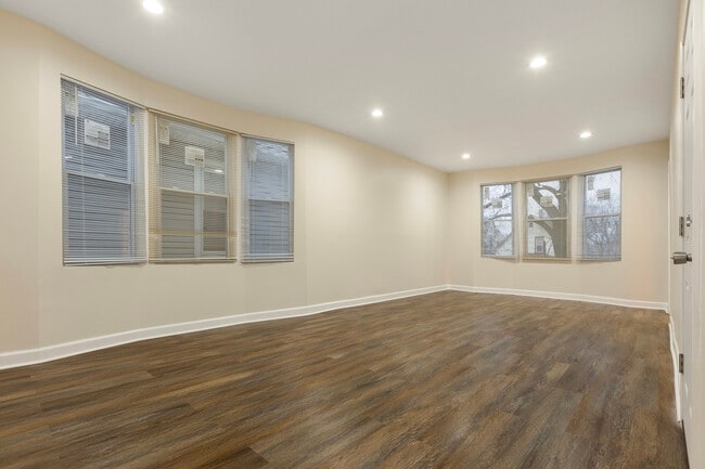 Photo - 10747 S Indiana Ave Unit 2