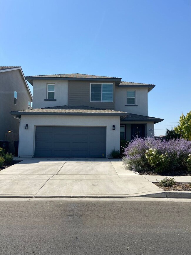 Corner lot Woodside Home in NW Visalia com... - Corner lot Woodside Home in NW Visalia com...