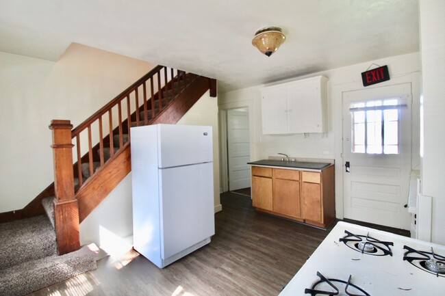 Photo - Small house in Wiles Hill section of Morgantown - Available 08/05!