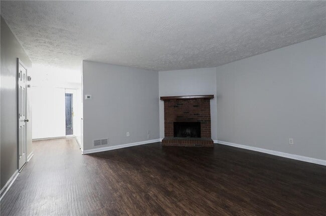 Photo - 284 Timber Creek Ln SW