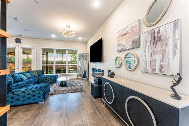 Photo - 4013 Ivanhoe Ln