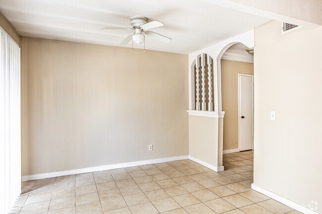 3BR, 2BA - 1300 SF