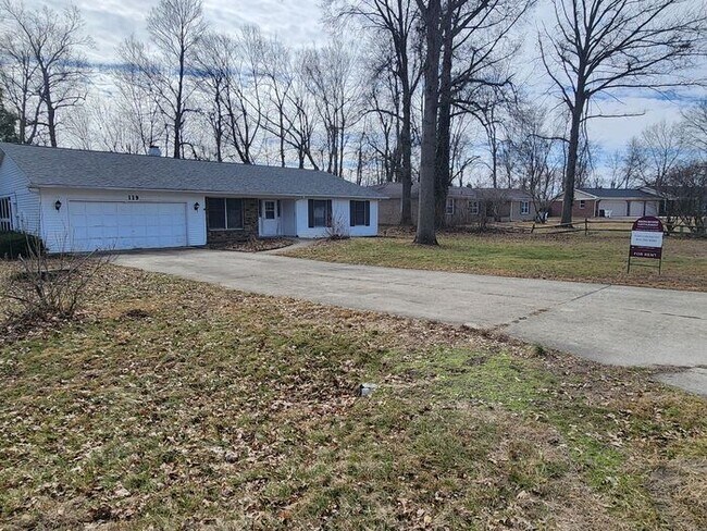 Photo - 4 Bedroom Ranch Style Home - Woodgate Subdivision