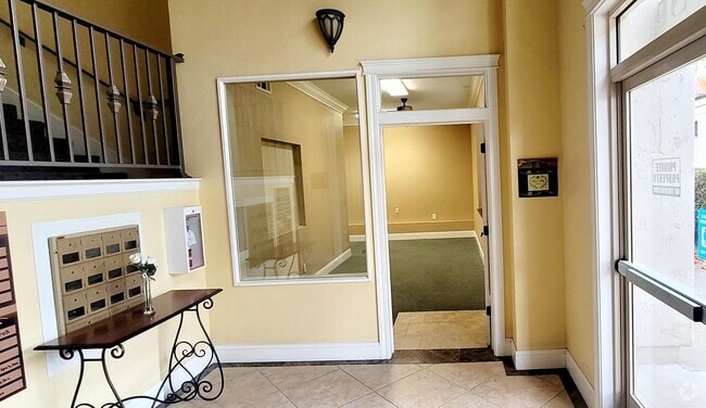 Building Photo - 101 H. St - 2 Rental