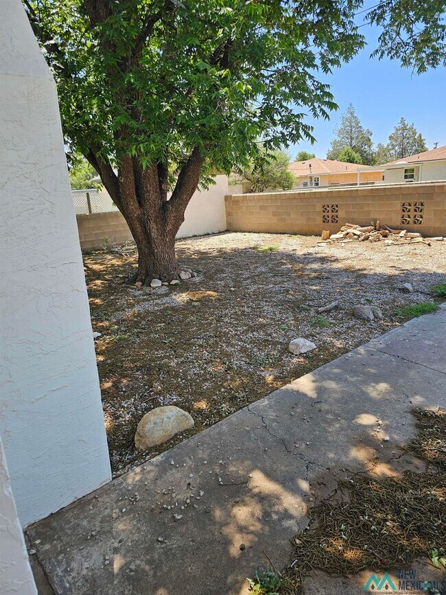 Photo - 201 W Yucca Ave