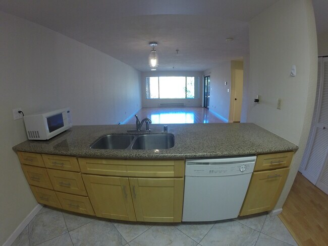 Photo - 725 Mariposa Ave. Unit 202