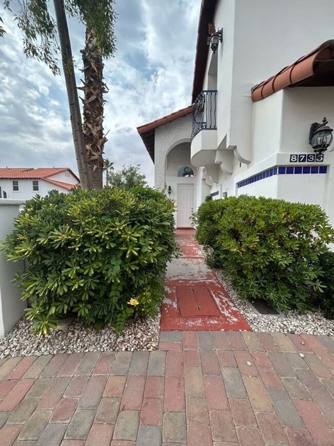 Photo - A Beautiful Town Home around the Spring Va...