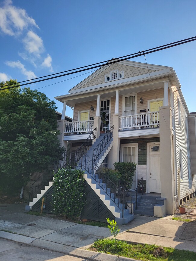 Front - 2528 Jena St Apartments Unit 2528A
