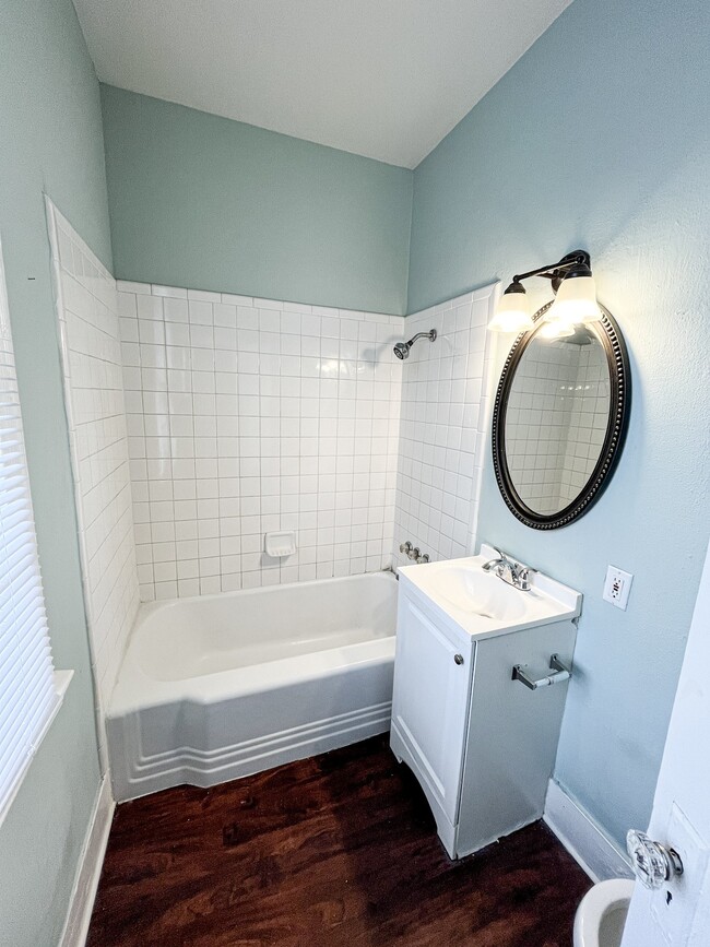 Photo - 4114 Avenue S 1/2 Unidad A