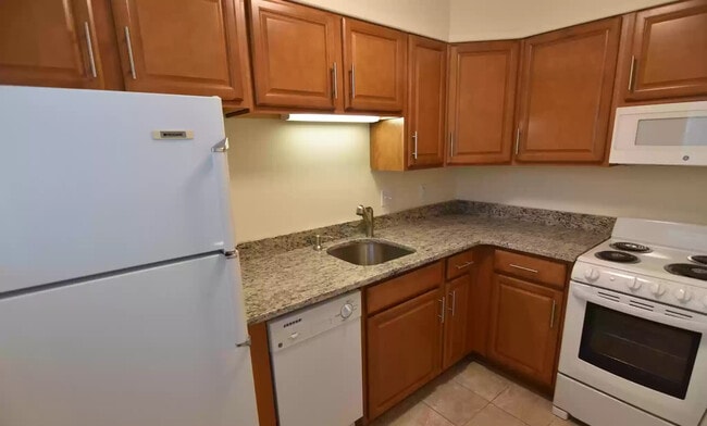 Photo - 73 Parkman St