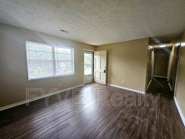 Photo - 4907 Oakbrook Ct