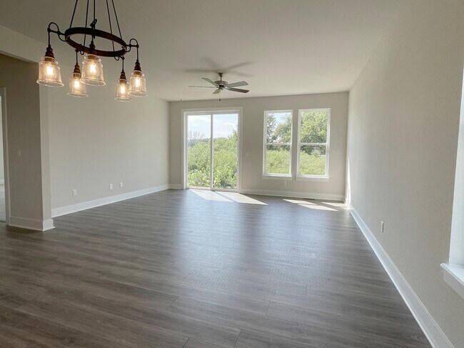 Photo - 826 River Ridge Cir