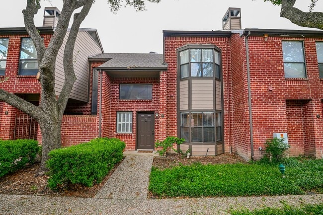 Building Photo - 7447 Cambridge St Unit 77