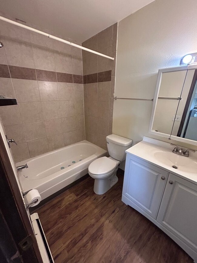 Photo - Dartmouth125 (KC-AM) Unit 4