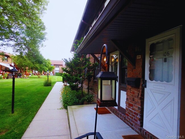 Photo - 106 Mariners Way