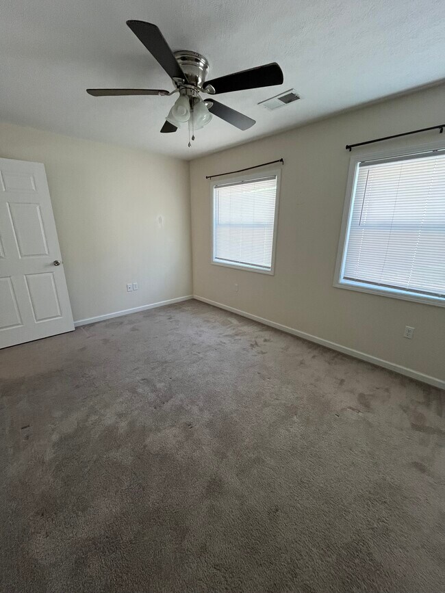 Photo - 101 Pursglove Rd Unit 99-102