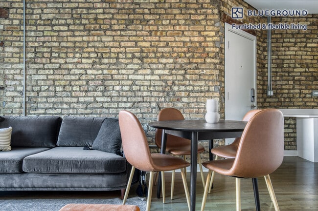 Photo - 3438 N Seminary Ave Unidad FL2-ID457