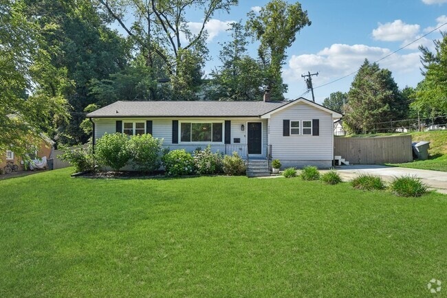 Building Photo - Charming 3BR House in Charlotte