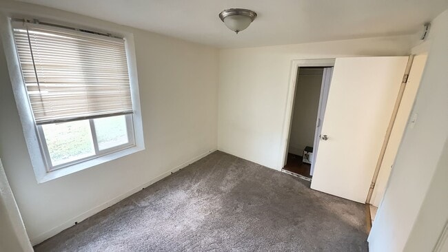 Photo - Beautiful Two bedroom , Holladay; 800 sq ft; New Flooring Unit 2