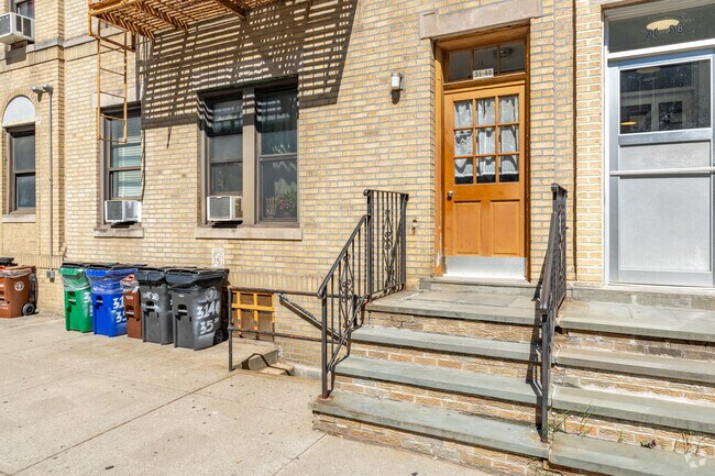 Entrance - 31-40 35th St