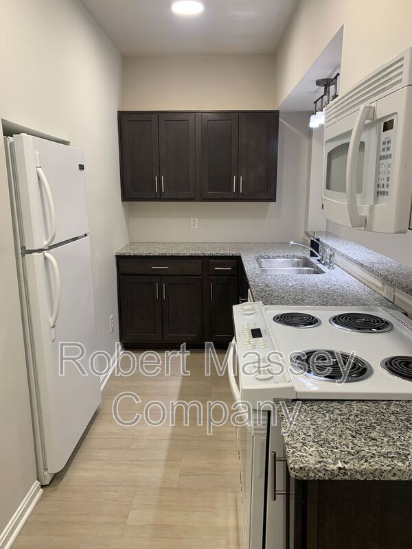 Photo - 2745 Grinstead Dr Unit 106