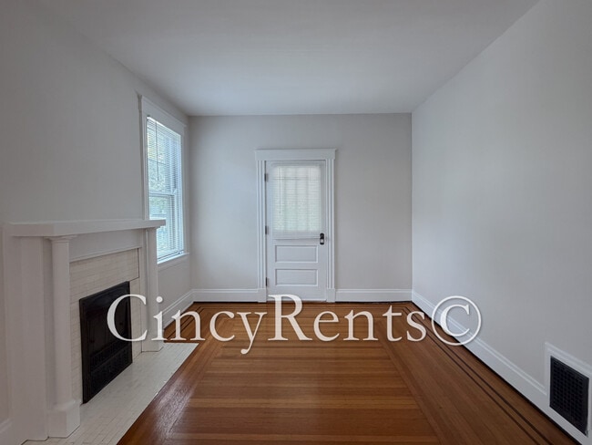 Photo - 2800 Observatory Ave Unit 2