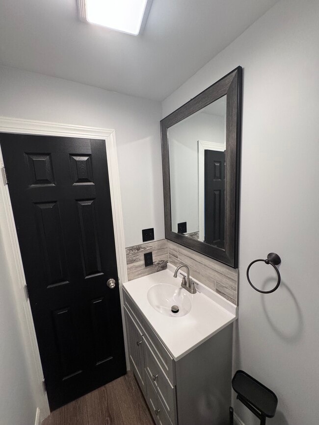 Photo - 110 E Locust St