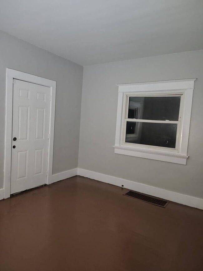 Photo - Spacious & Affordable 3-Bedroom
