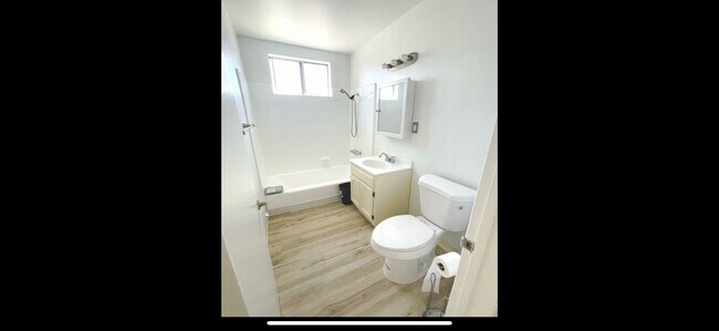 Photo - 4240 S Figueroa St