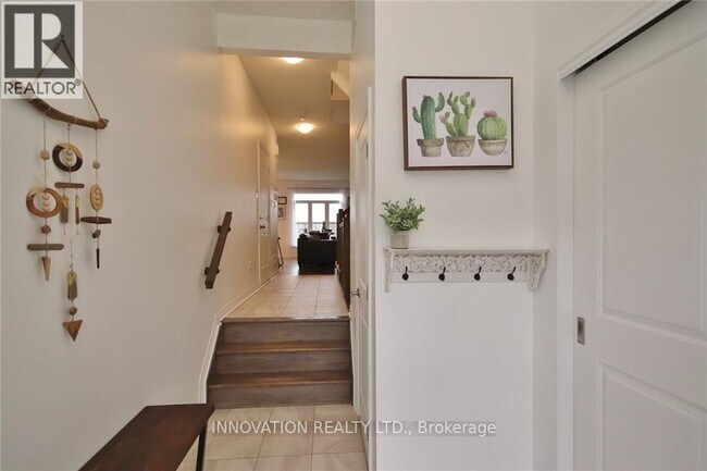 Photo - 527 Rioja St
