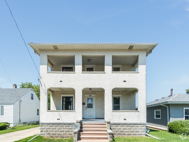 Building Photo - 121 Davis Ave Rental