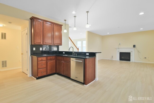 Photo - 4 Timber Grove Ct