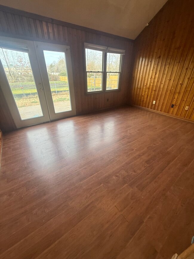 Photo - 2552 Roundtree Cir