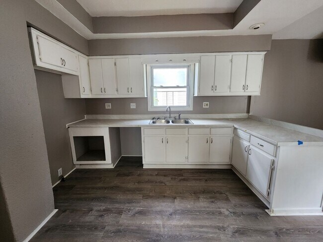 Photo - Three Bedroom Single Family Home!