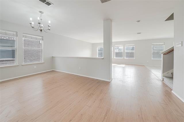 Photo - 329 Highland Glen Trail