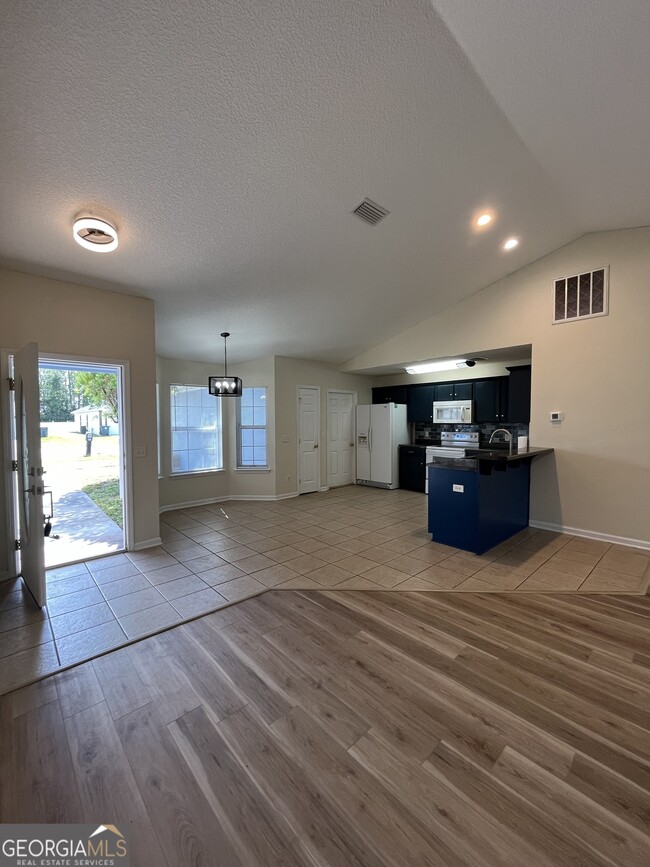 Photo - 207 Royal Palms Ave