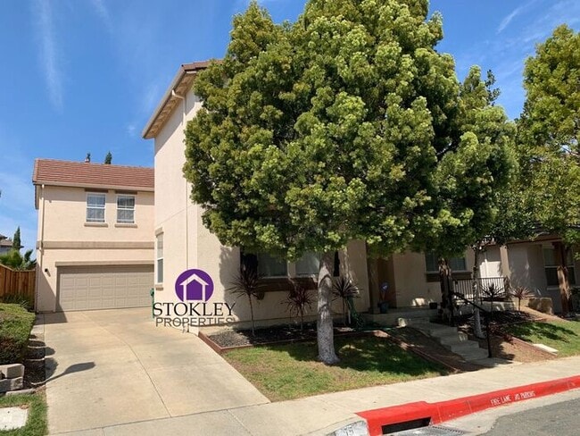 Photo - 557 Dutch Elm Dr