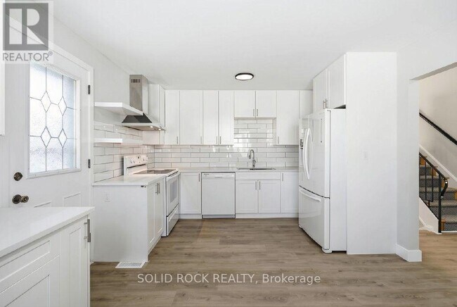 Photo - 2158 Fillmore Crescent